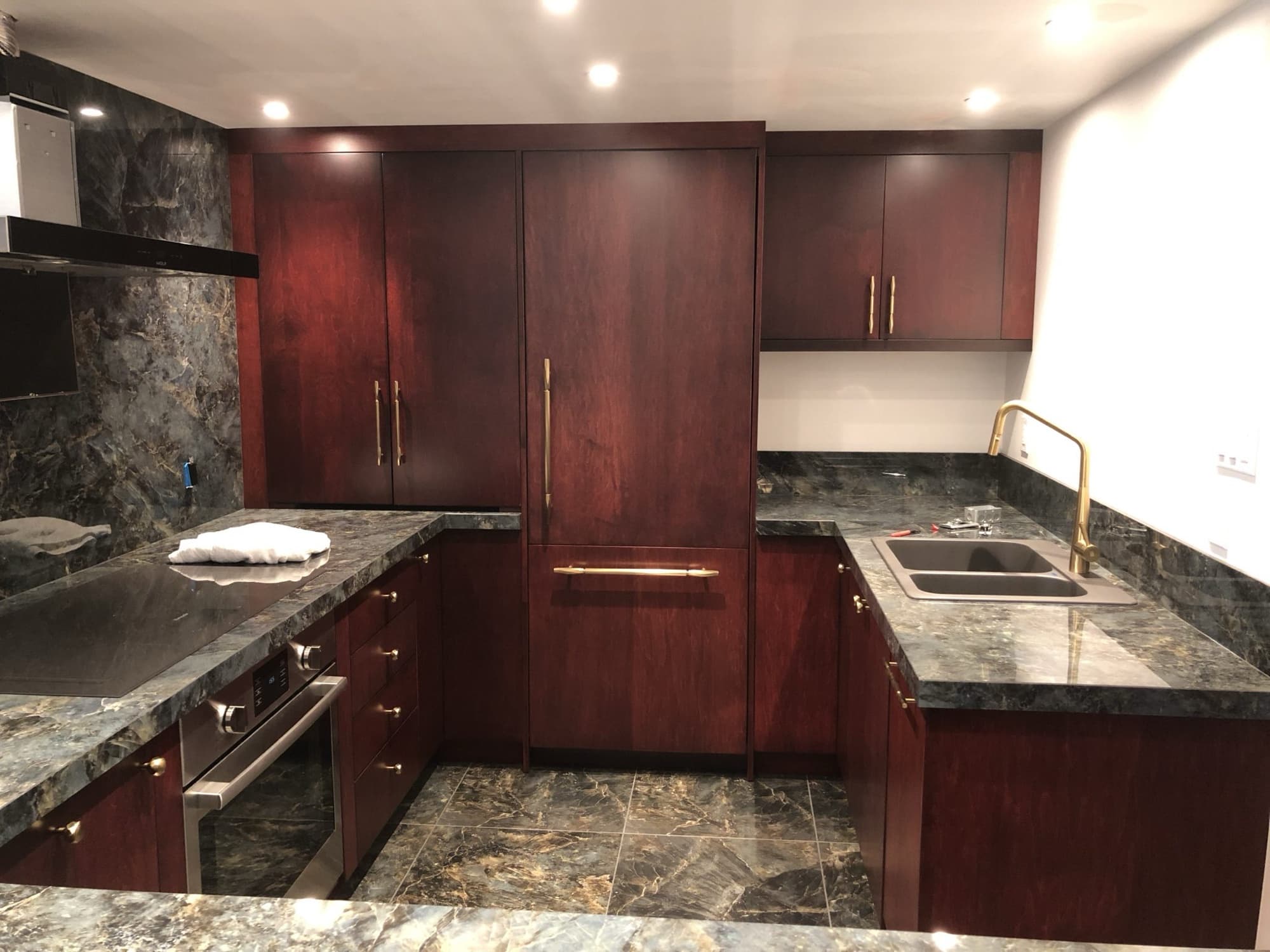 Custom Kitchens & Vanities